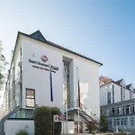 Western Am Schlossberg 뉘르팅엔