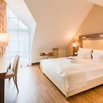 Western Am Schlossberg 호텔